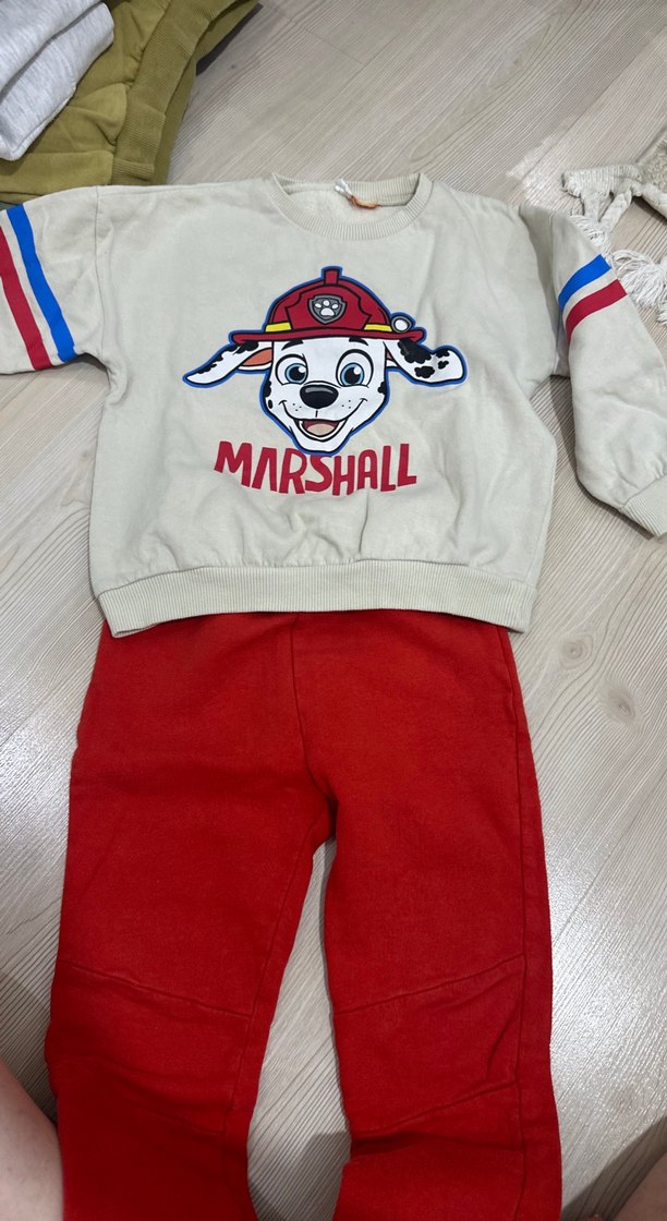 Baskılı Sweatshirt ve Kırmızı Eşofman Altı - Görsel 2