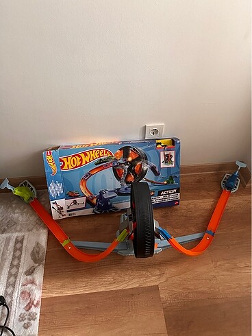 Hot Wheels Dönen Tekerlek Macerası Yarış Seti GJM77