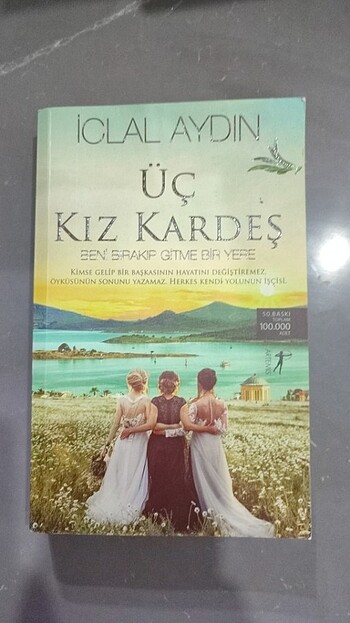 Üç Kız Kardeş Kitap