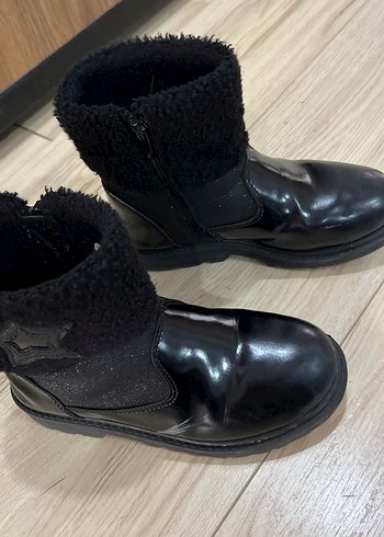 Kız Çocuk Siyah Kürklü Goth Bot LC Waikiki Marka - Görsel 2