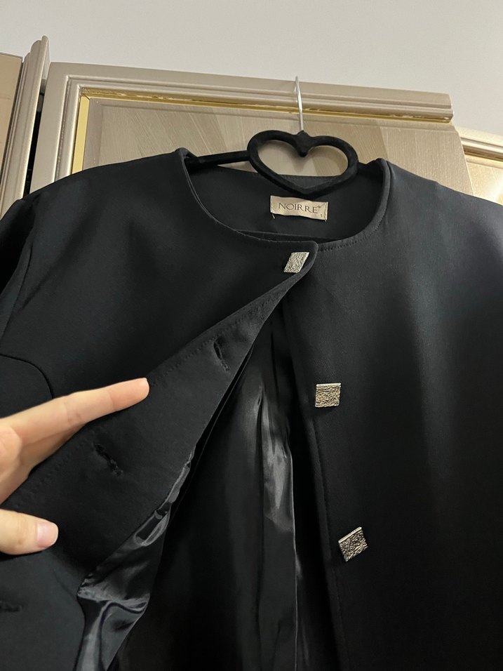 Düğmeli Siyah Kadın Ceket - Görsel 4