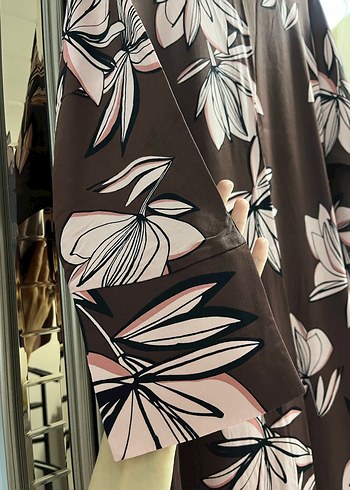 Kahverengi Çiçek Desenli Uzun Kadın Elbise - Görsel 2