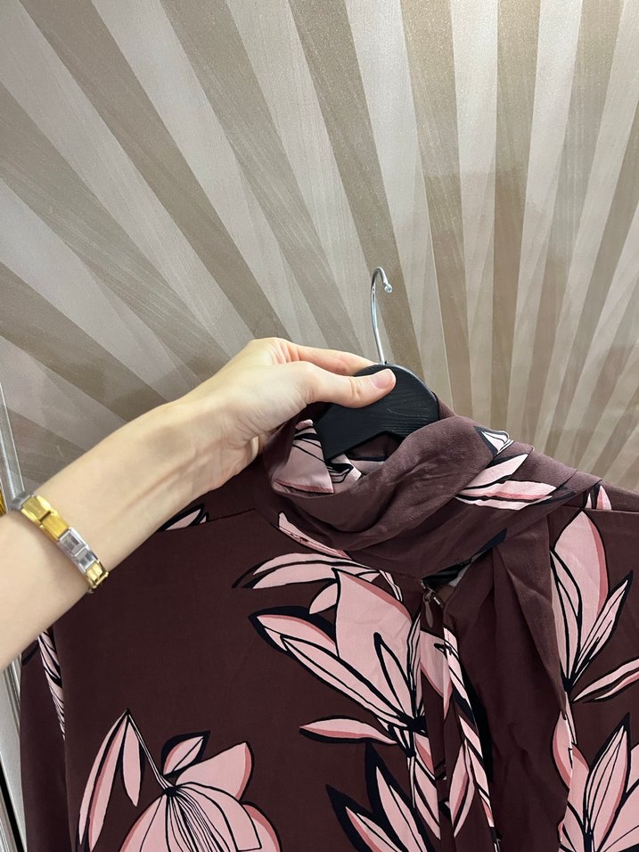 Kahverengi Çiçek Desenli Uzun Kadın Elbise - Görsel 3