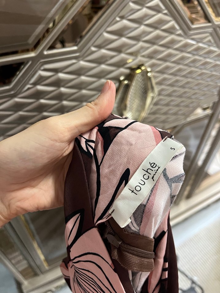 Kahverengi Çiçek Desenli Uzun Kadın Elbise - Görsel 4