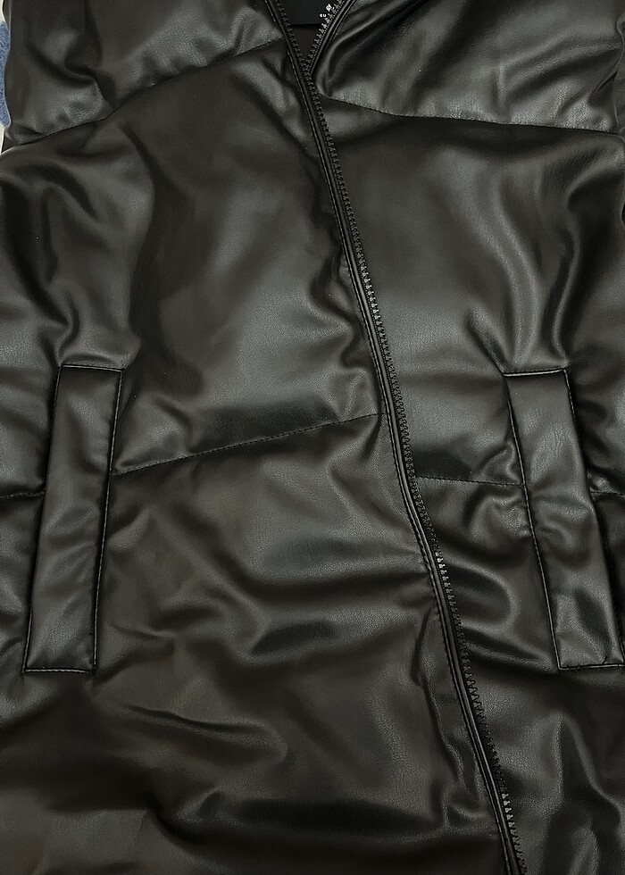 Stradivarius Deri Şişme Yelek - Görsel 5