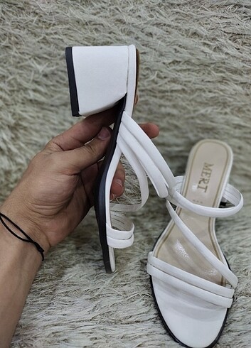 38 Beden beyaz Renk Terlikli sandalet 