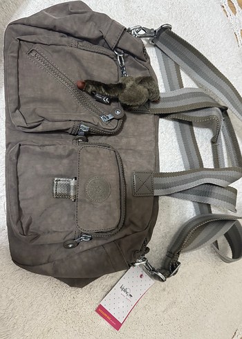 Kipling kol çantası - Görsel 2