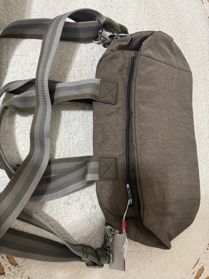 Kipling kol çantası - Görsel 3