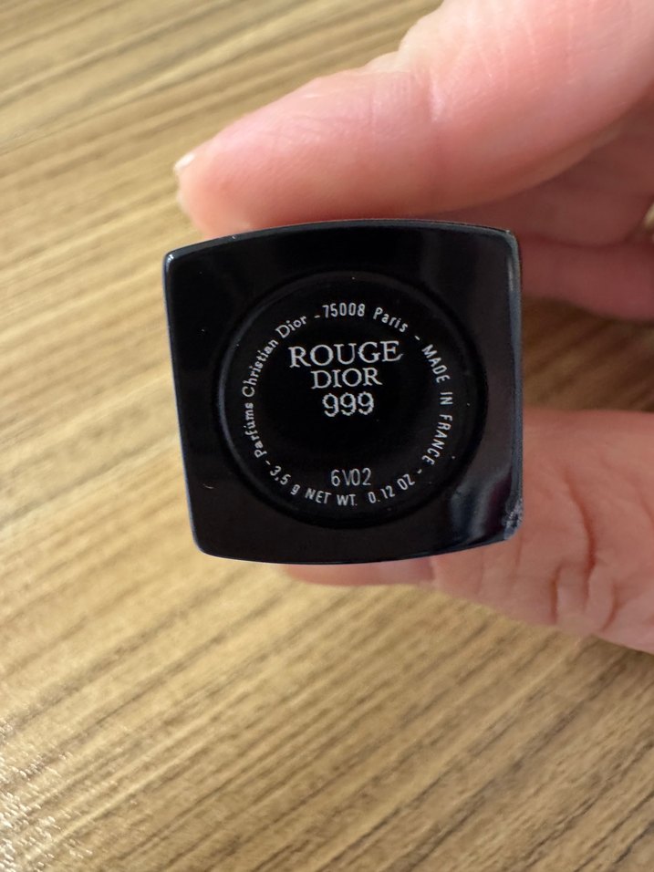 Parlak Kırmızı Ruj - Görsel 2