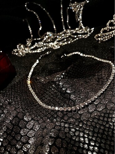 swarovski Su yolu kolye