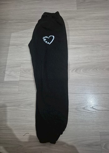 Kız Çocuk Kırmızı Kapüşonlu Sweatshirt ve Siyah Eşofman - Görsel 3