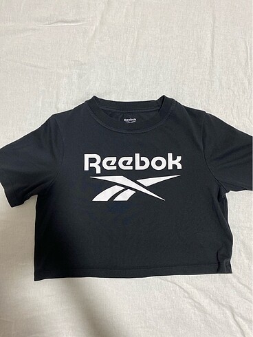 Reebok yarım tişört