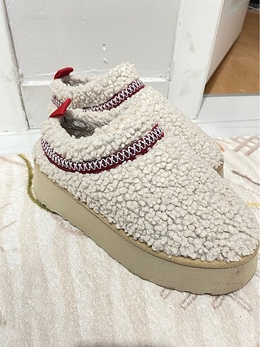 Ugg 38 numara peluş ugg