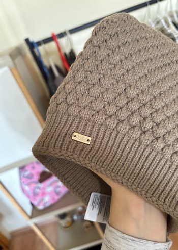 Kadın Örgü Kahverengi Ponponlu Bere - Görsel 3