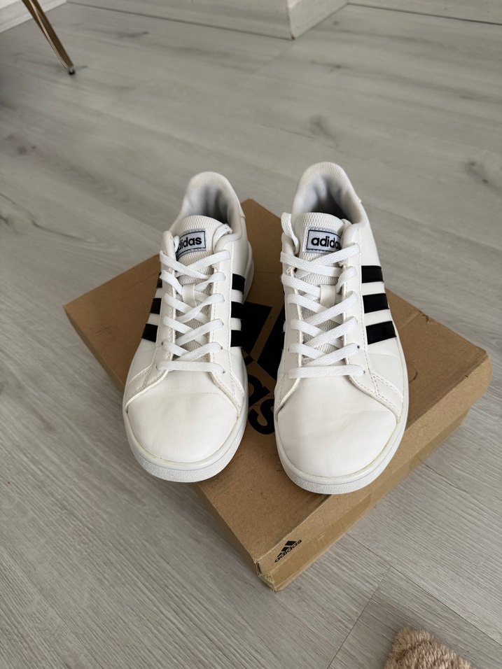 Beyaz Siyah Çizgili Kadın Sneakers - Görsel 2