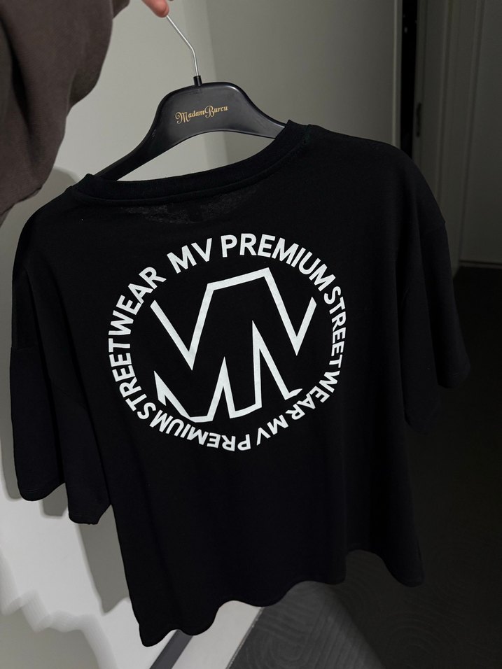 Siyah Kadın Rahat Kesim Kısa Kollu Tişört - Görsel 2