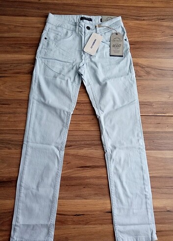 LC Waikiki Young Jean 27