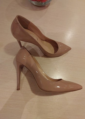 Bej Parlak Stiletto Topuklu Kadın Ayakkabı - Görsel 3