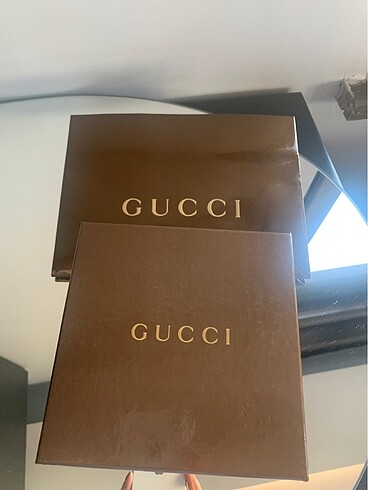 Gucci boyun fular.