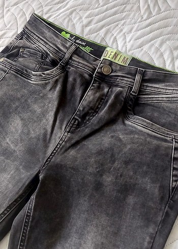 31 Beden gri Renk Gri Batik Taşlanmış Kadın Kot Pantolon
