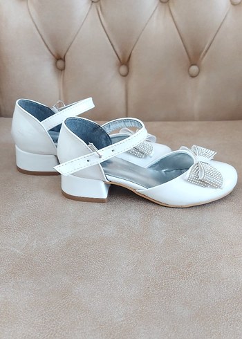 Beyaz Fiyonklu Kız Çocuk Babet Ayakkabı - Görsel 3