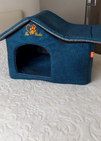 La Vista Mavi ve Gri Kedi Evi