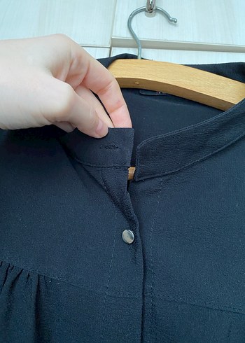 Düğmeli Siyah Uzun gömlek - Görsel 3