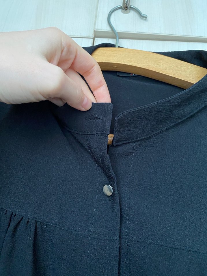 Düğmeli Siyah Uzun gömlek - Görsel 3