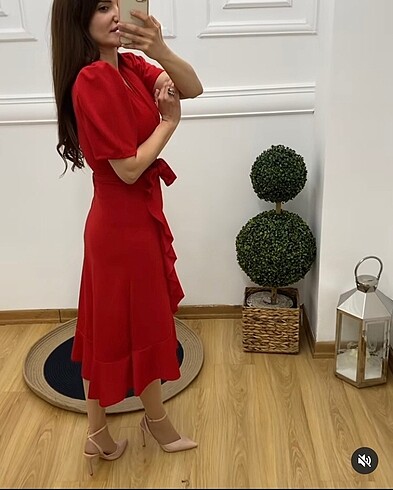 44 Beden Kırmızı volanlı elbise 36-50 bedenarası