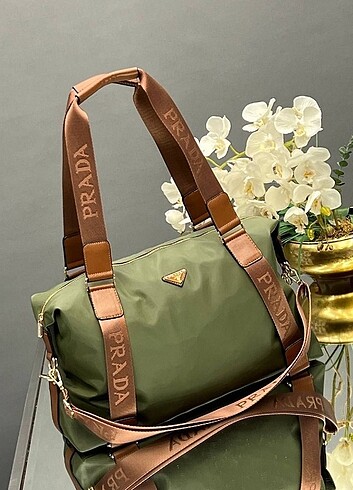  Beden çeşitli Renk Prada canta