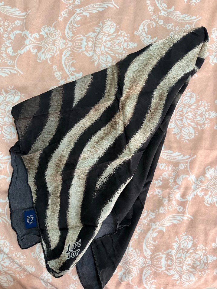 Levidor İpek Eşarp - Görsel 2