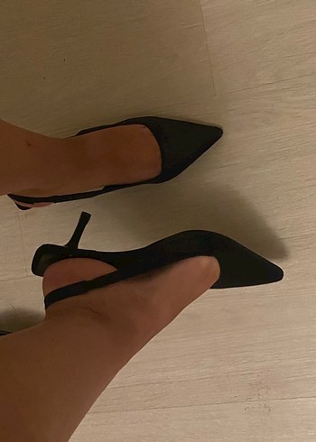 Diğer Siyah Tokalı İnce Topuklu Kadın Süet ayakkabı