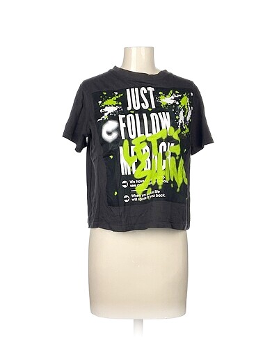 Diğer T-shirt %70 İndirimli.