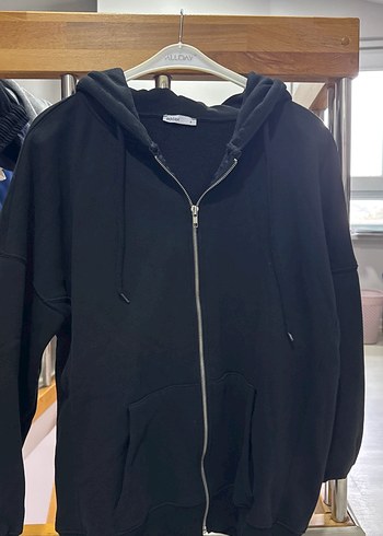 Siyah Kapüşonlu Fermuarlı Salaş Sweatshirt
