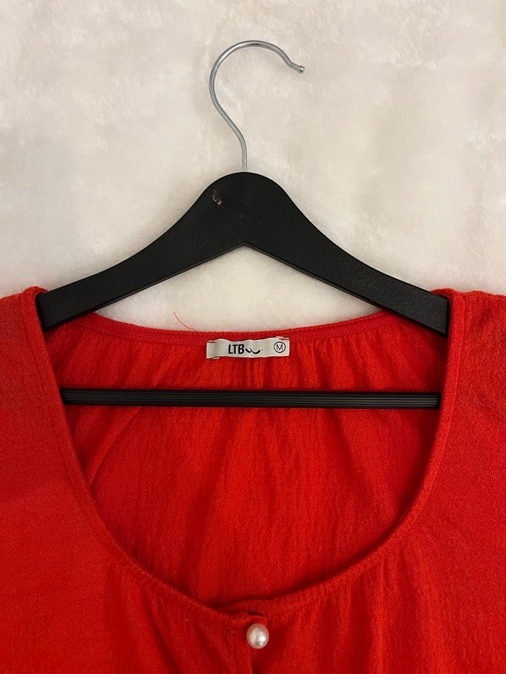 Düğmeli Siyah ve kırmızı bluz 2li - Görsel 4