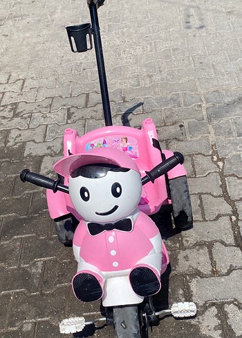 Pembe Renkli Çocuk Üç Tekerlekli Bisiklet
