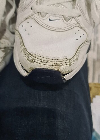 NIKE MONARCH