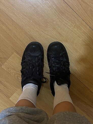 35,5 Beden Adidas superstar siyah detaylari siyah kadife orijinal