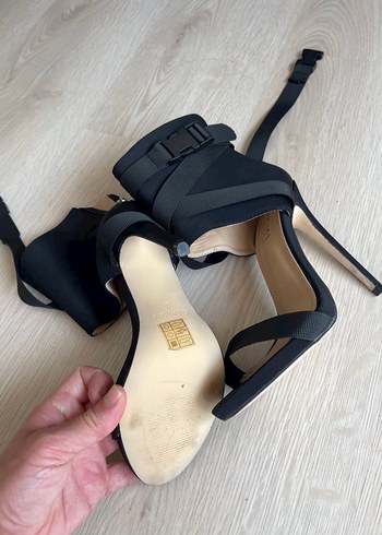 Tokalı Siyah İnce Topuklu Kadın Ayakkabı - Görsel 4