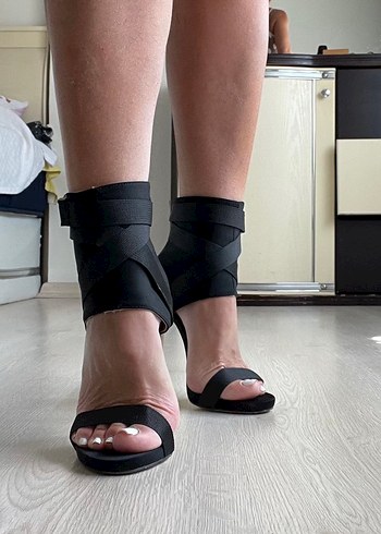 Tokalı Siyah İnce Topuklu Kadın Ayakkabı - Görsel 5