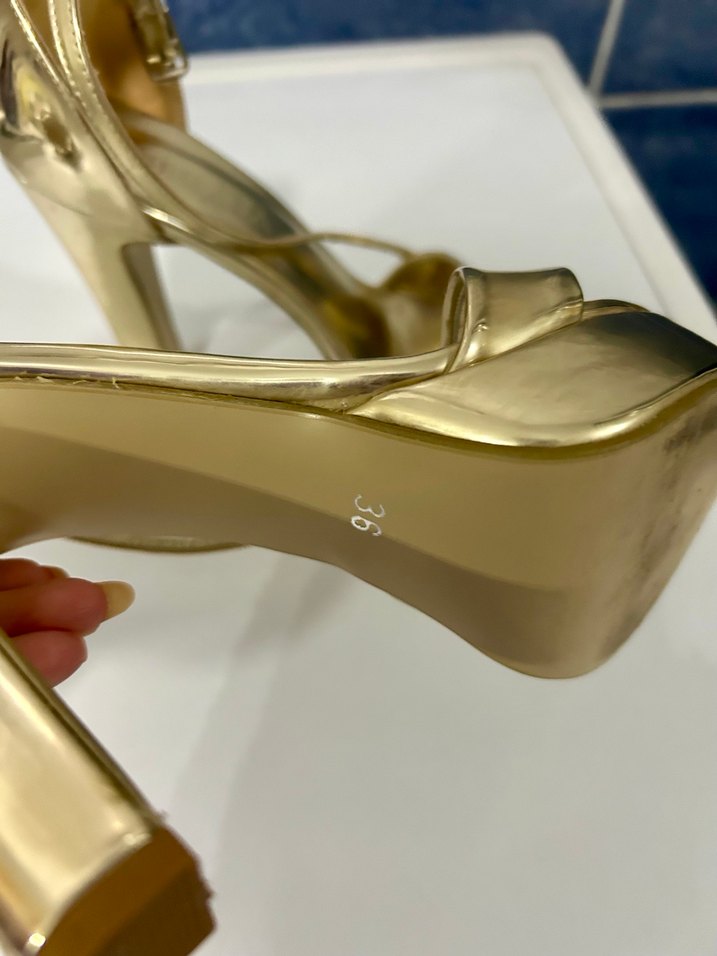 Altın Renkli Platform Topuklu Kadın Abiye Ayakkabı - Görsel 4