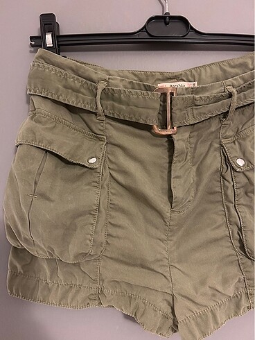 36 Beden Bershka şort