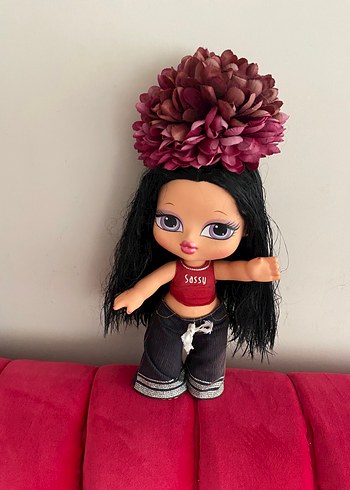 Bratz Bratz büyük bebeklerden