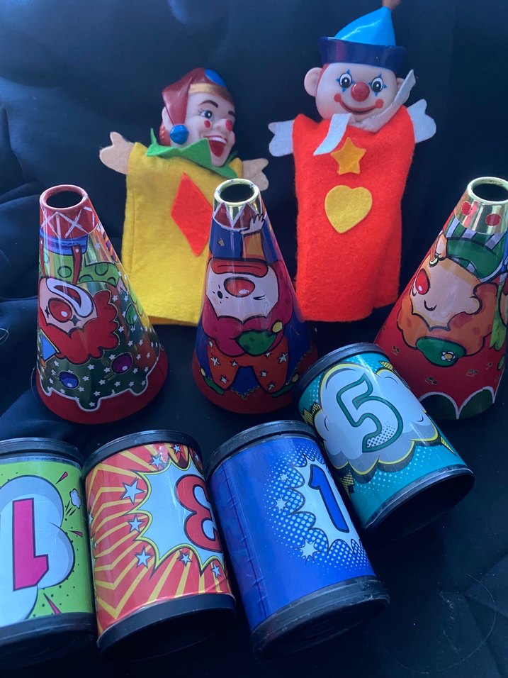 Renkli Palyaço Eldiven Kuklaları ve Parti Şapkaları - Görsel 2