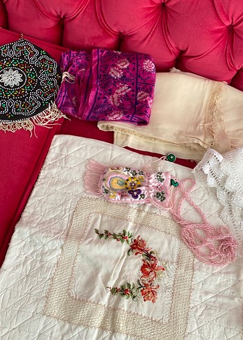 İşlemeli, dantel detaylı uzun pembe bohem tekstil