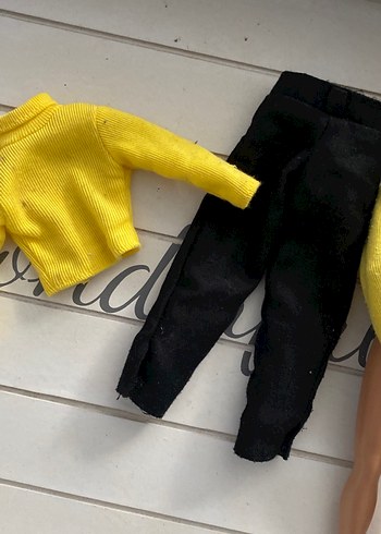 Barbie Sarı Kazaklı Erkek Bebek
