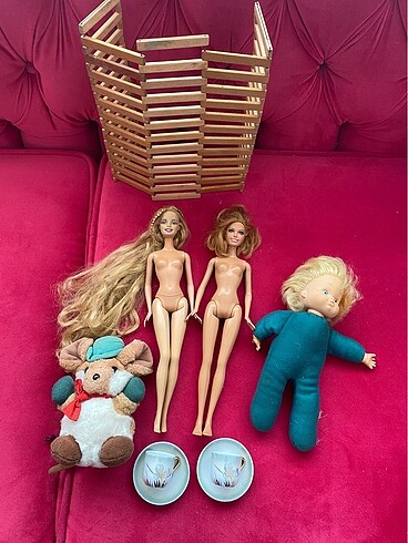 Barbie ve digerler ufak porselen fincan bilgi alınız lütfen