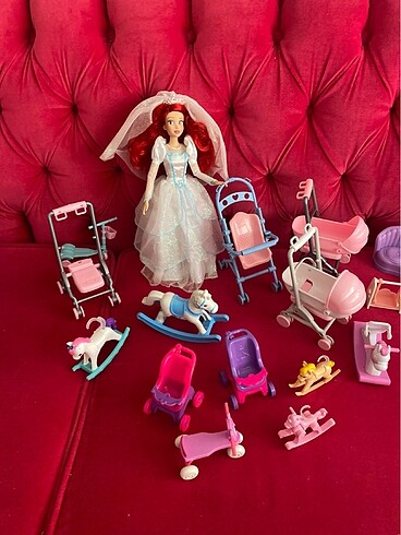 Beden Renk Barbie ve arabalar salıncaklar bilgi alınız lütfen