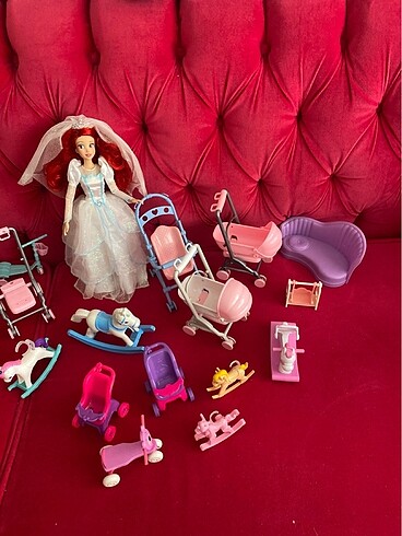 Barbie Barbie ve arabalar salıncaklar bilgi alınız lütfen