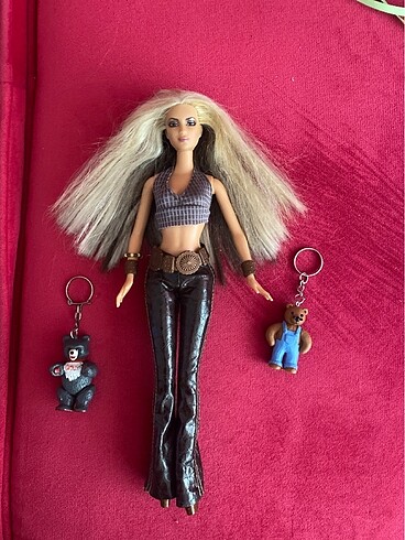 Shakira barbie bebek